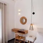 Nautilus Serifos Aparthotel 4*