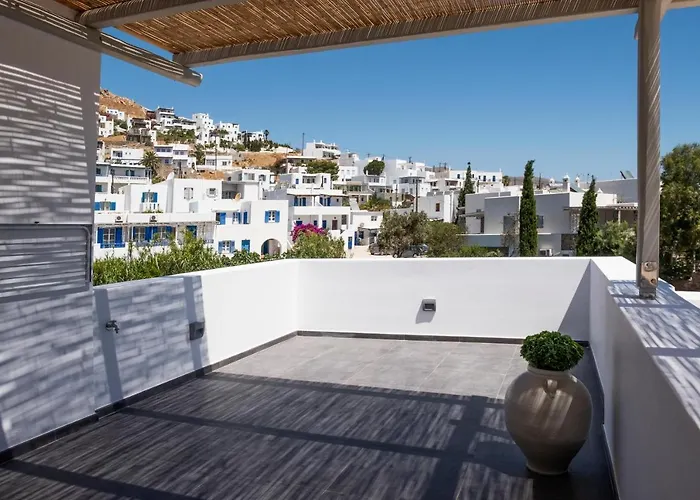 Nautilus Serifos Aparthotel 4*